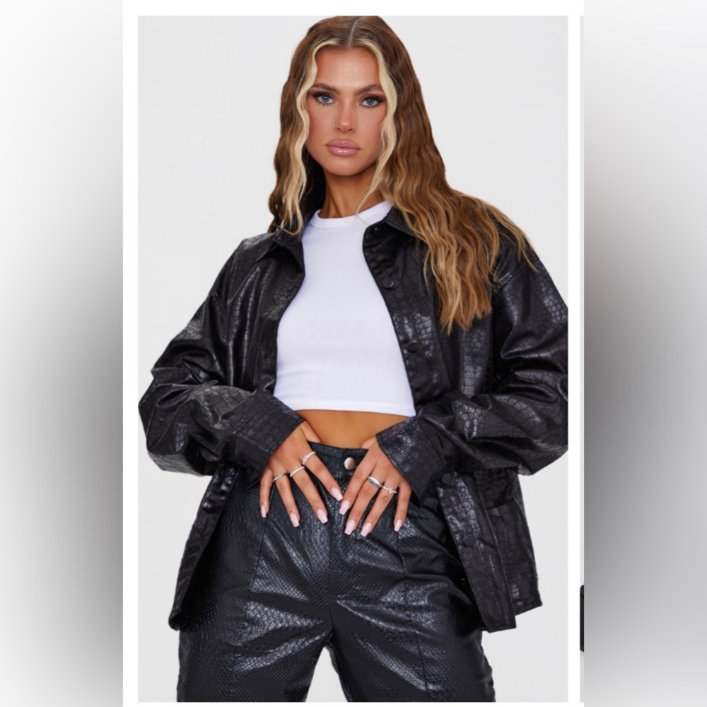 NWT PrettyLittleThing Black Croc Coated Oversized Denim Shirt